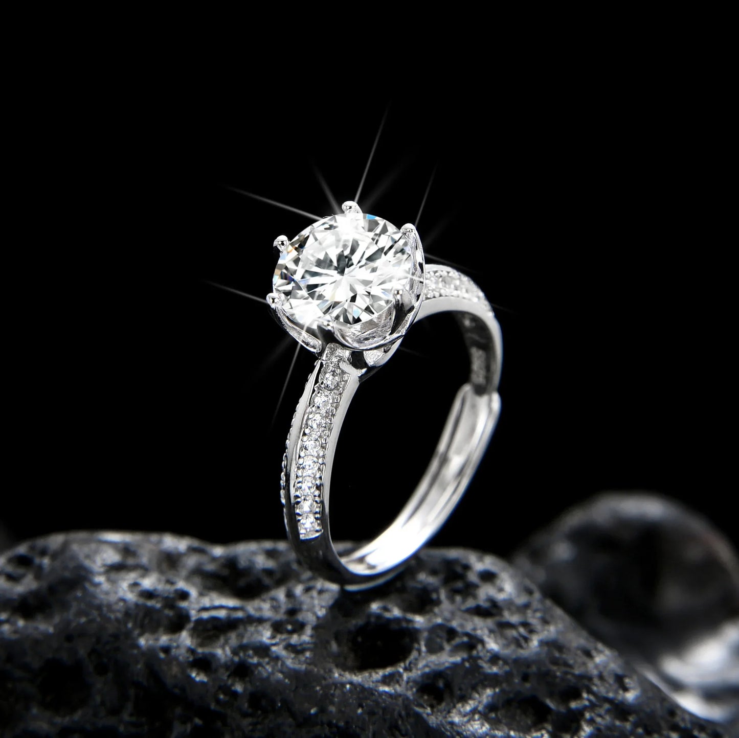 Luxury and noble round single grain zircon ring - jewelryweilin