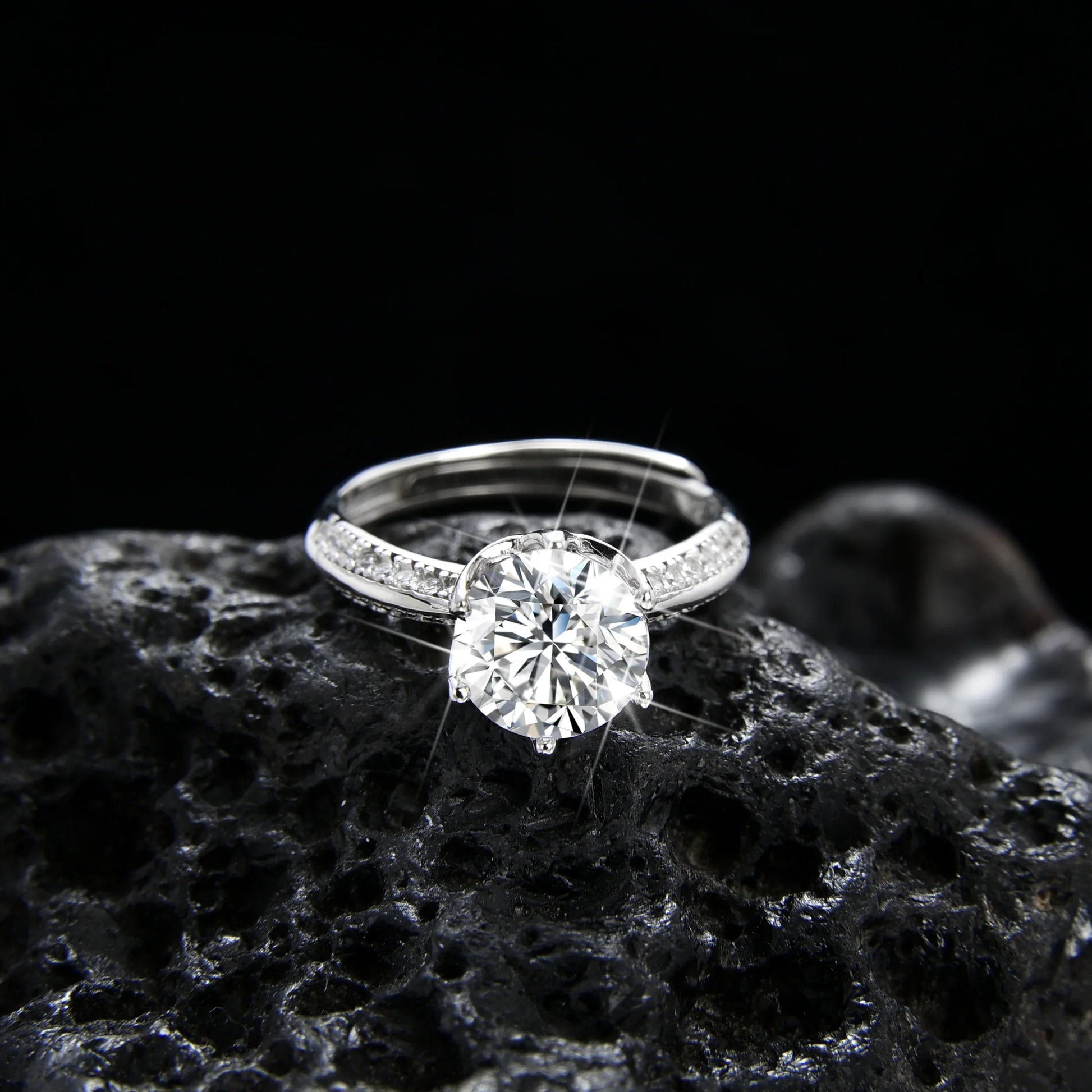 Luxury and noble round single grain zircon ring - jewelryweilin