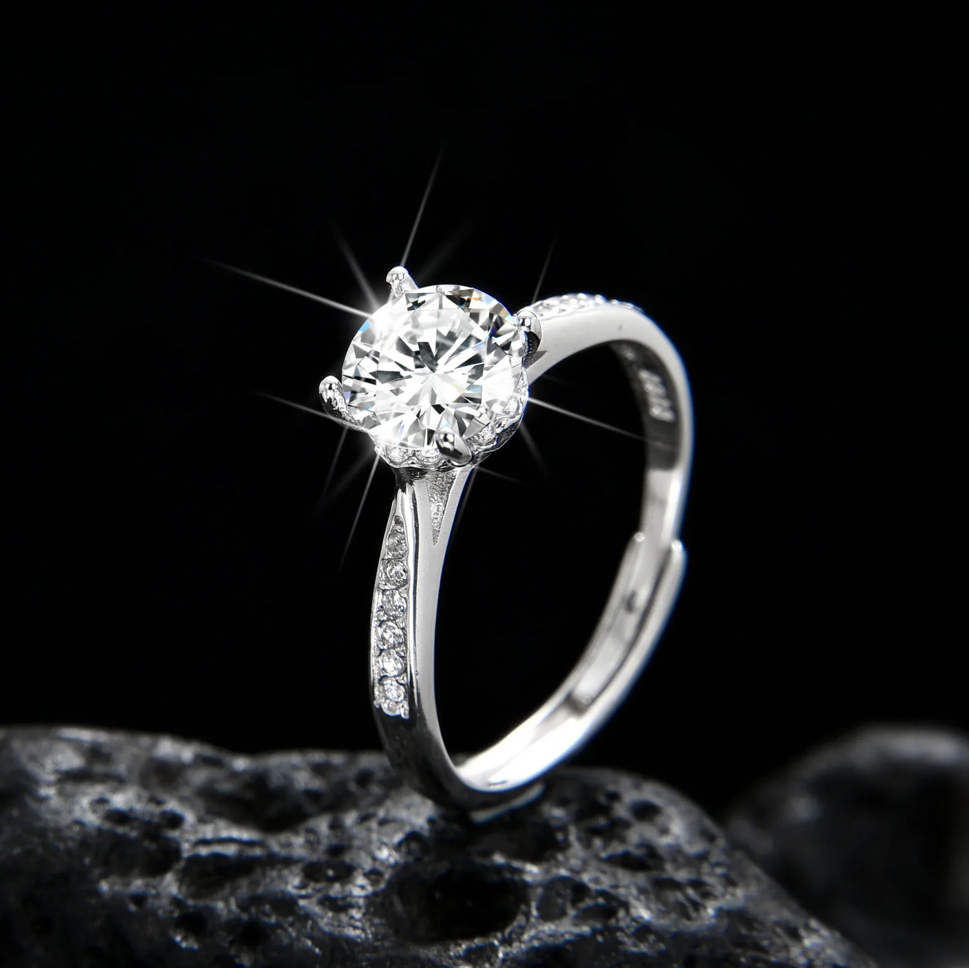 Noble single-grain half-circle cubic zirconia women's ring - jewelryweilin