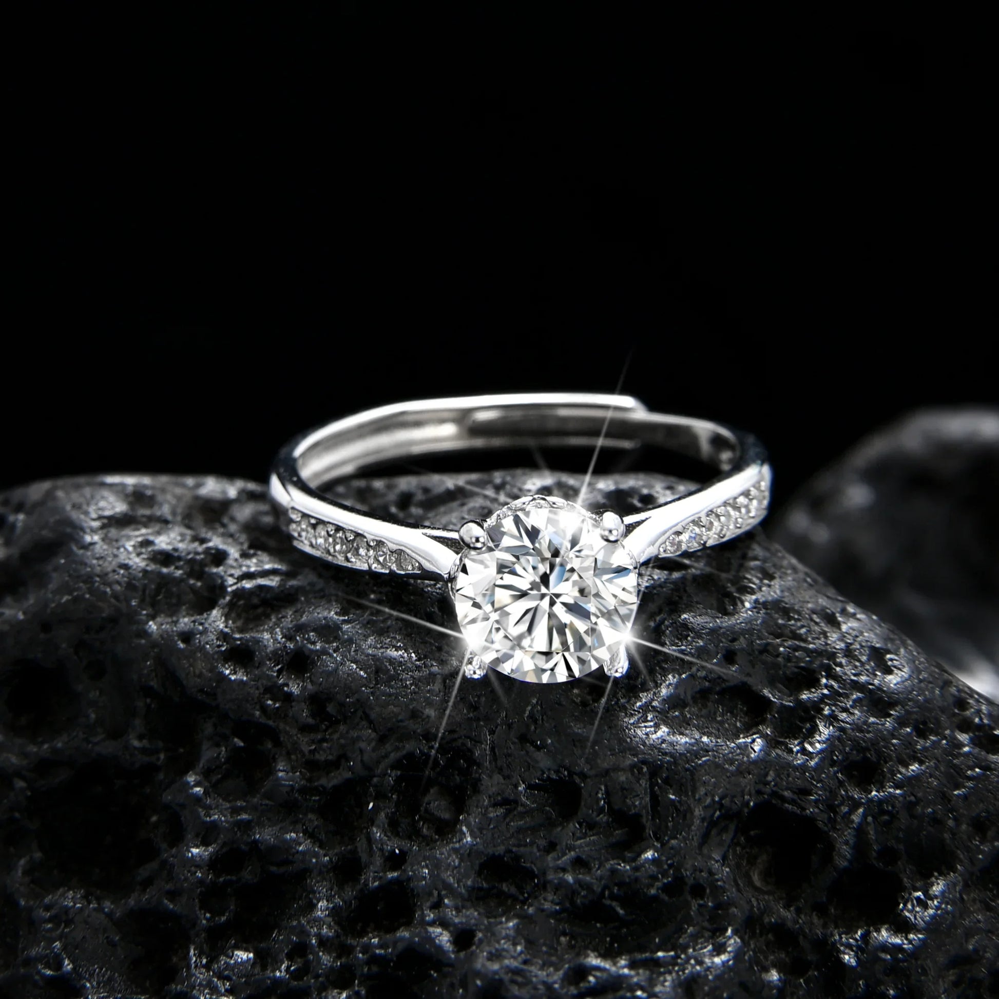 Noble single-grain half-circle cubic zirconia women's ring - jewelryweilin