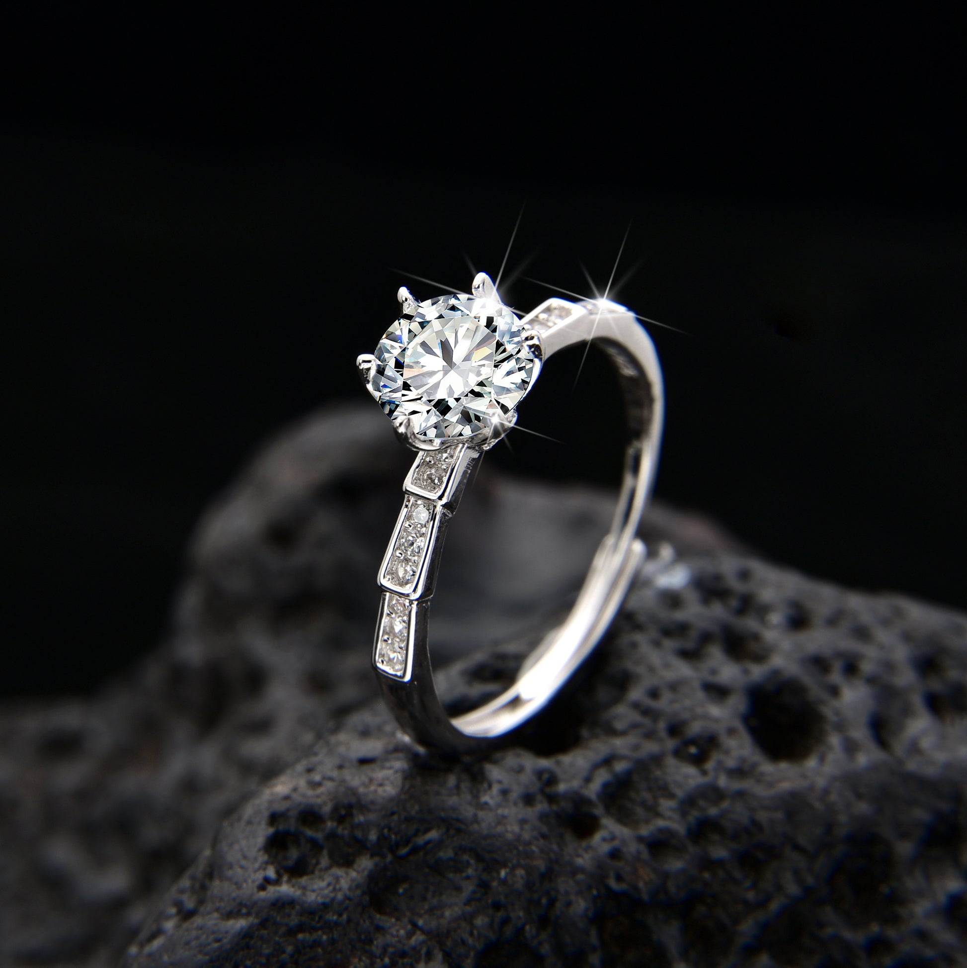 Petal-shaped zircon ring - jewelryweilin