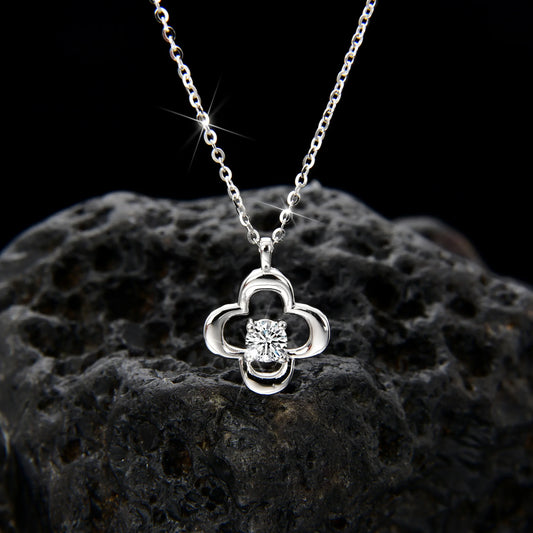 Hollow Four-Leaf Clover Zircon Pendant Necklace - jewelryweilin