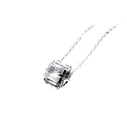 Luxury and Noble Square Zirconia Pendant Necklace - jewelryweilin