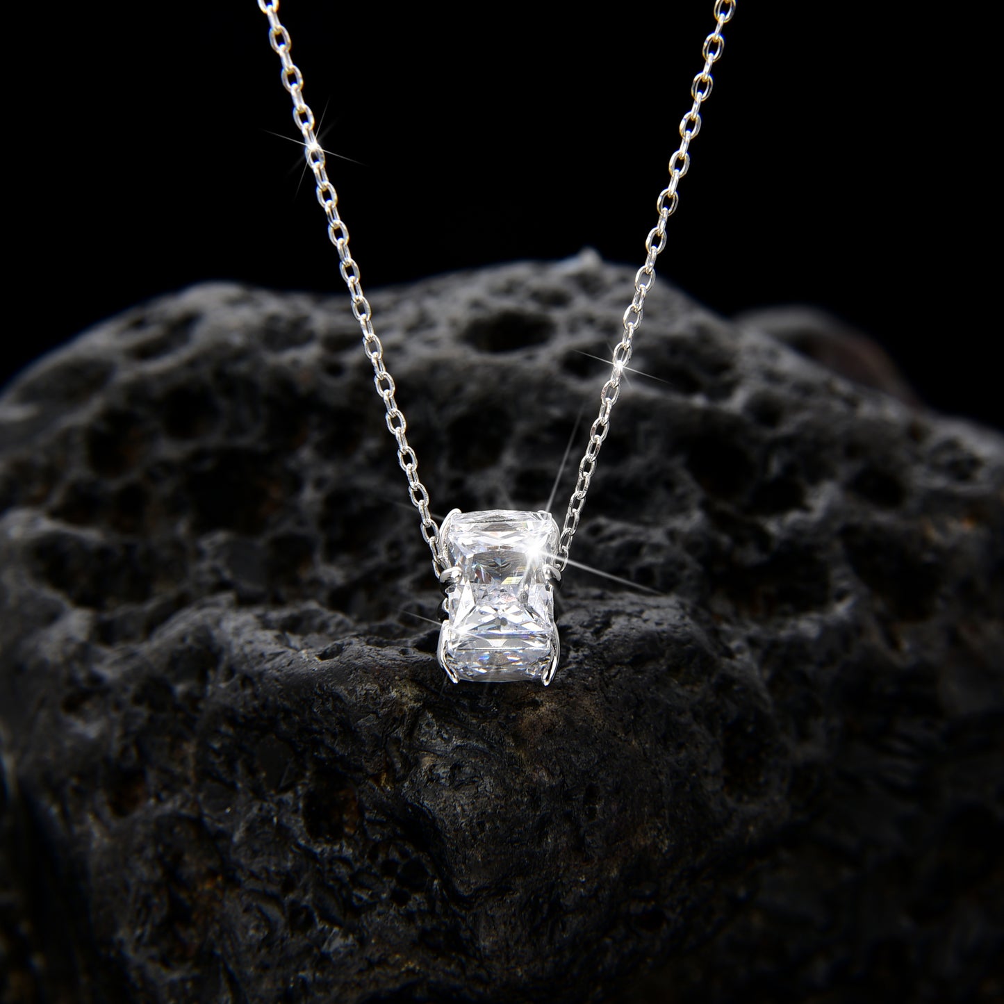Luxury and Noble Square Zirconia Pendant Necklace - jewelryweilin
