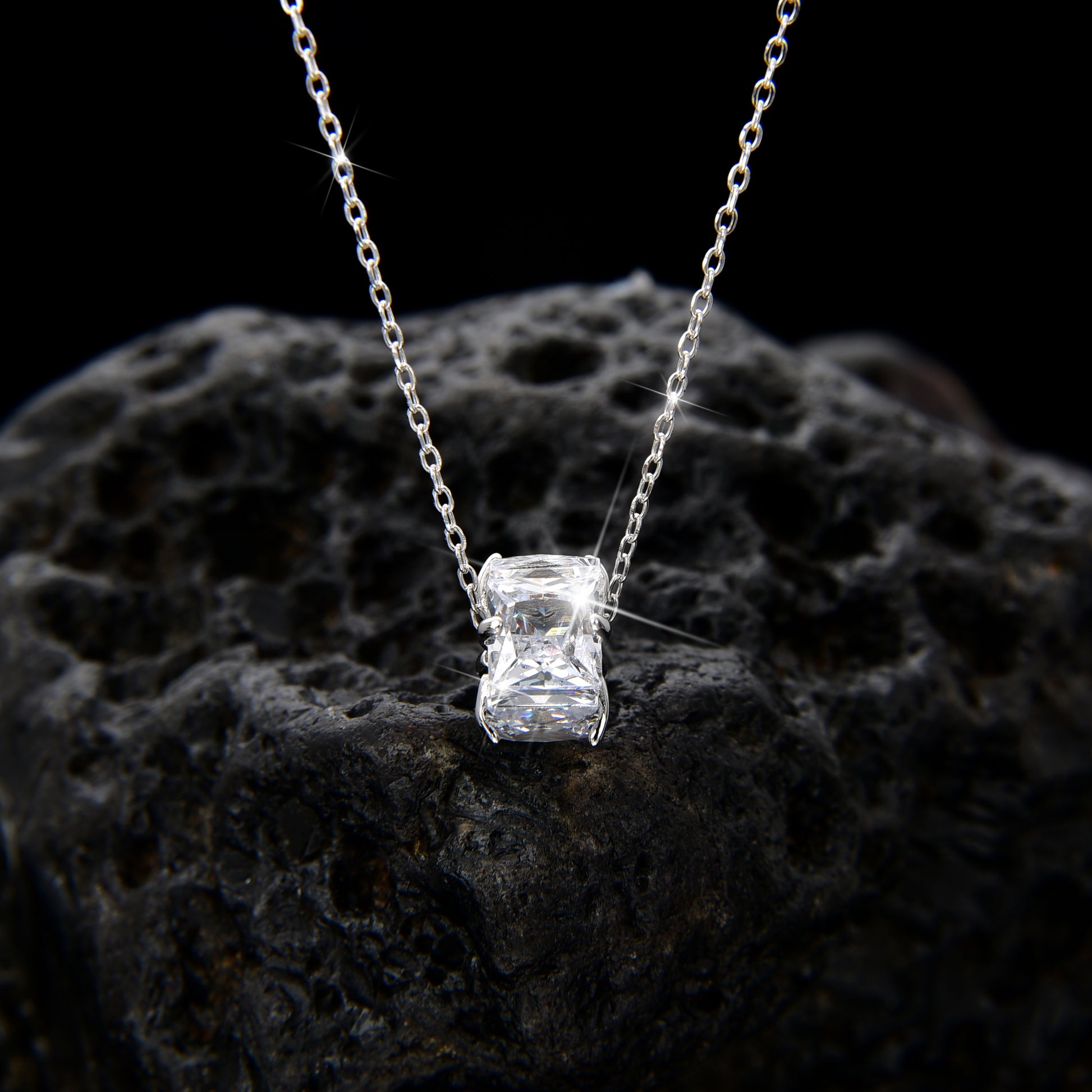 Luxury and Noble Square Zirconia Pendant Necklace - jewelryweilin