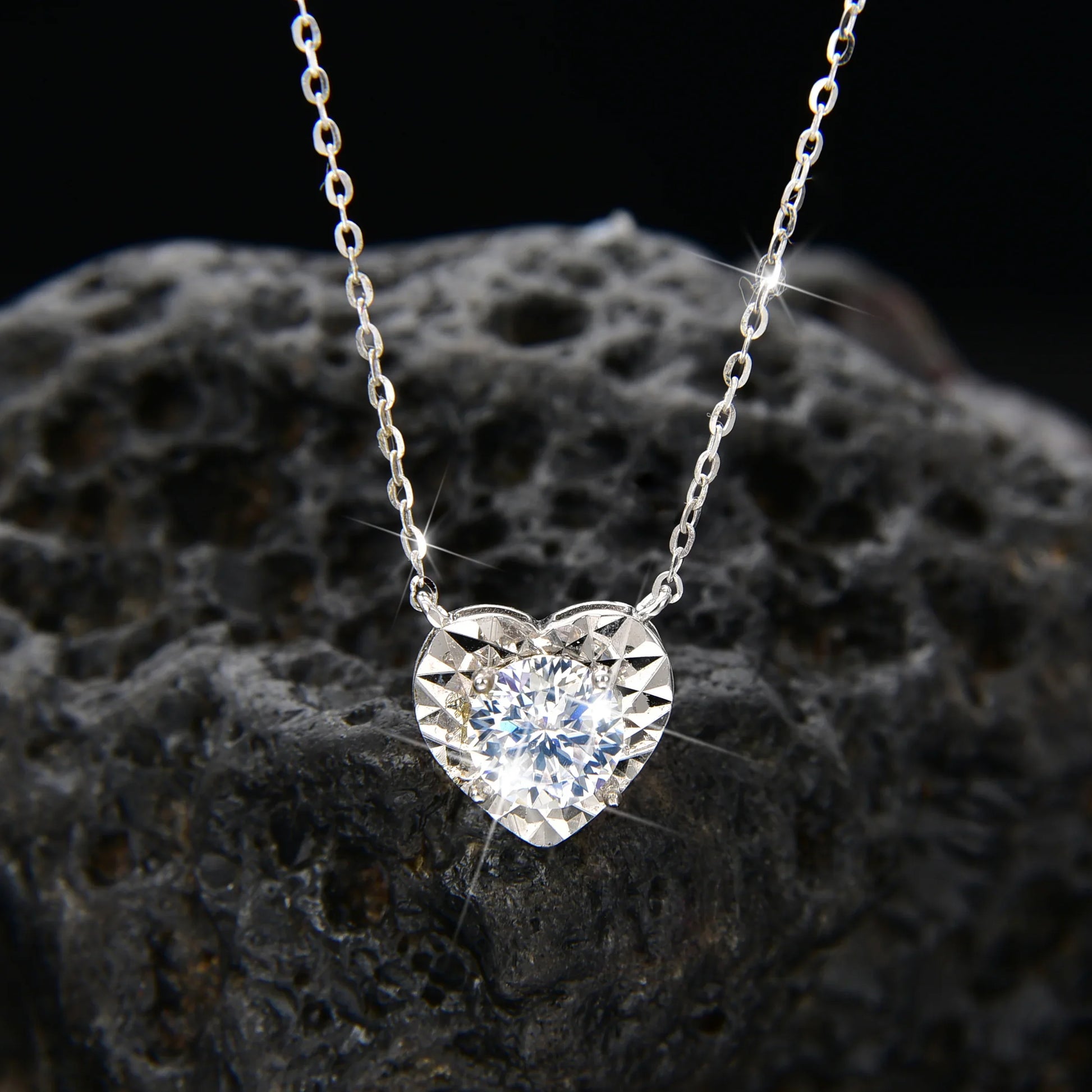 Noble and elegant heart necklace - jewelryweilin