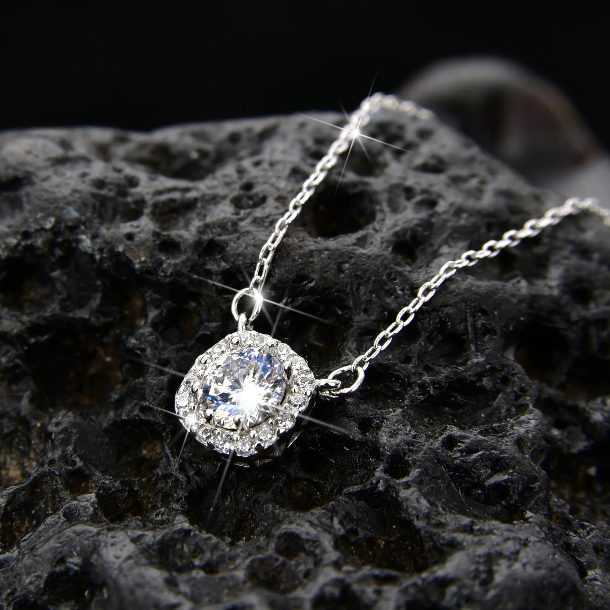 Elegant square zirconia pendant necklace - jewelryweilin