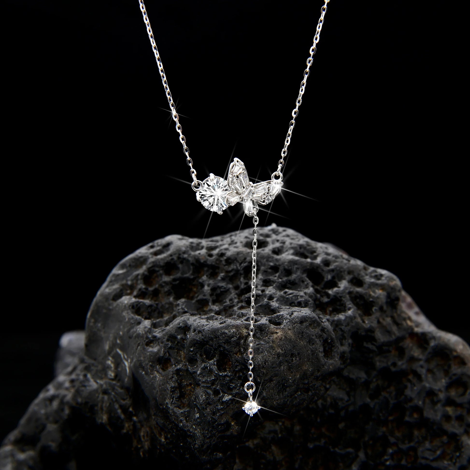 Exquisite zircon and gold-plated butterfly pendant necklace - jewelryweilin