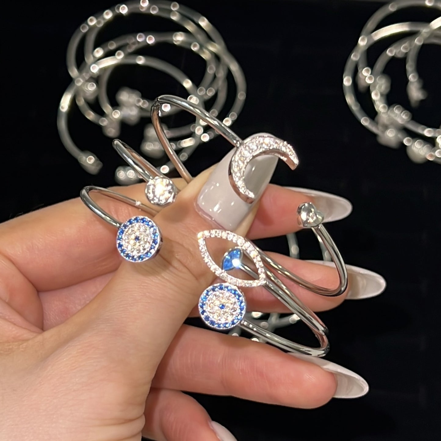 Trendy and fashionable devil eye zircon bracelet - jewelryweilin