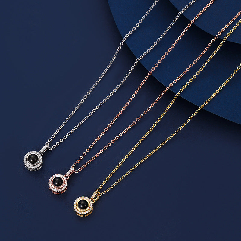 Collar con proyección de fotos