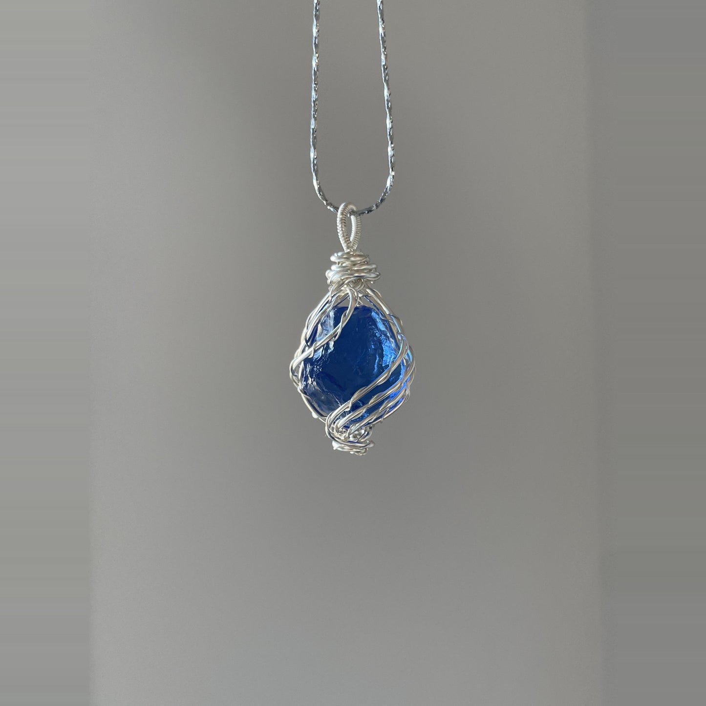 Wrapped blue protein crystal pendant necklace exquisite ornaments