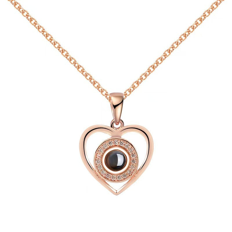 Collar de corazón con proyección de fotos