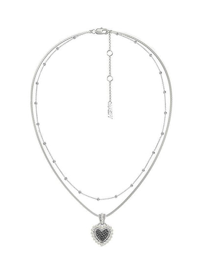 Weaving pearl necklace with love