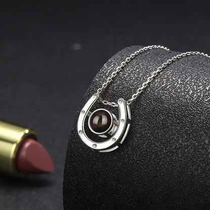 Photo projection U-shaped horseshoe necklace