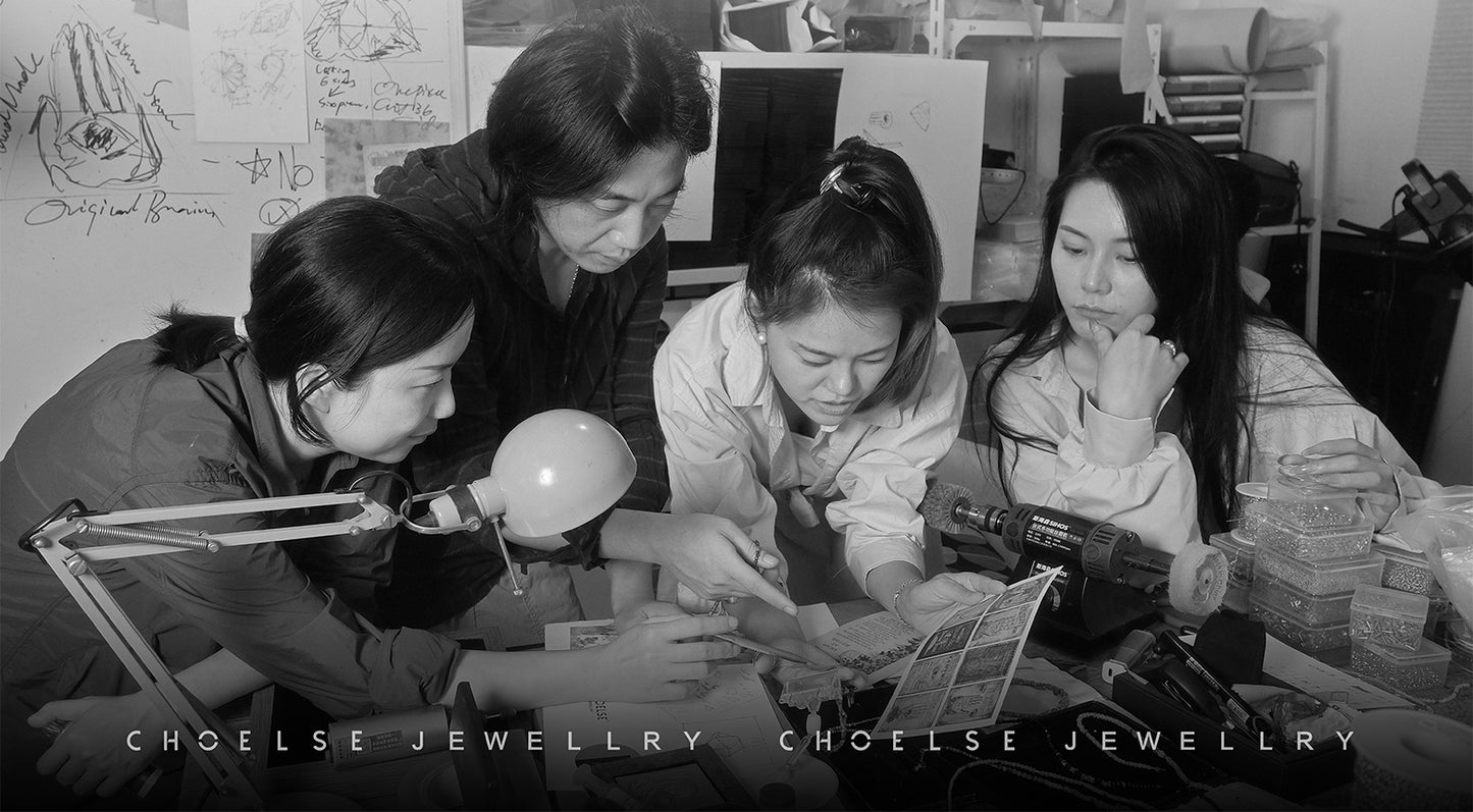 Ancient-style gold earrings