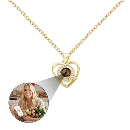 Collar de corazón con proyección de fotos