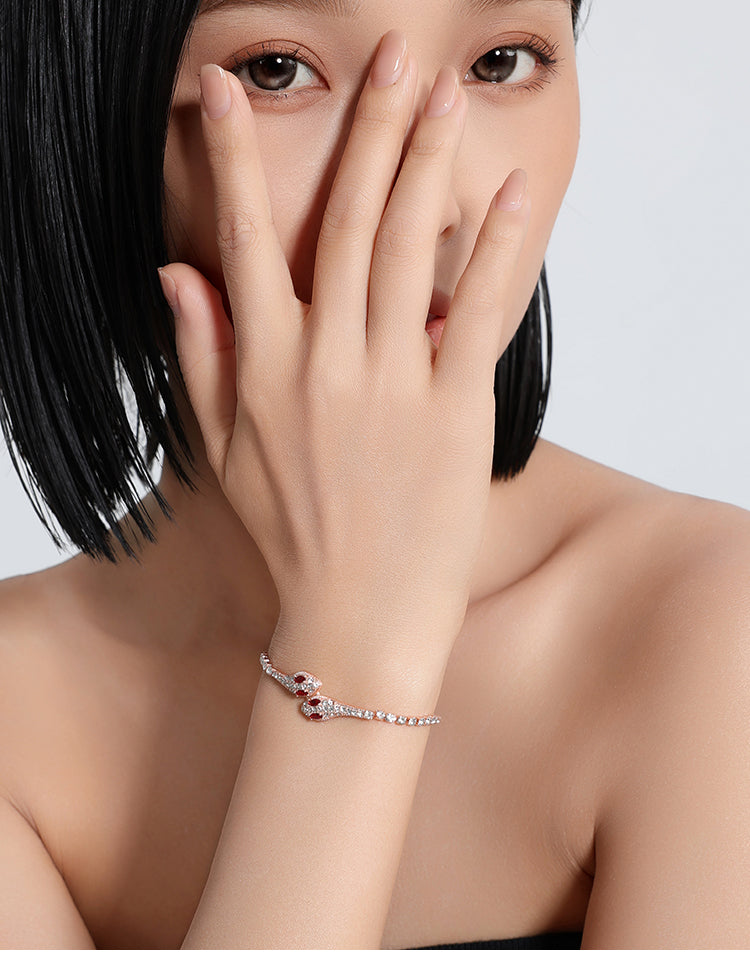 Snake Pull-Out Bracelet