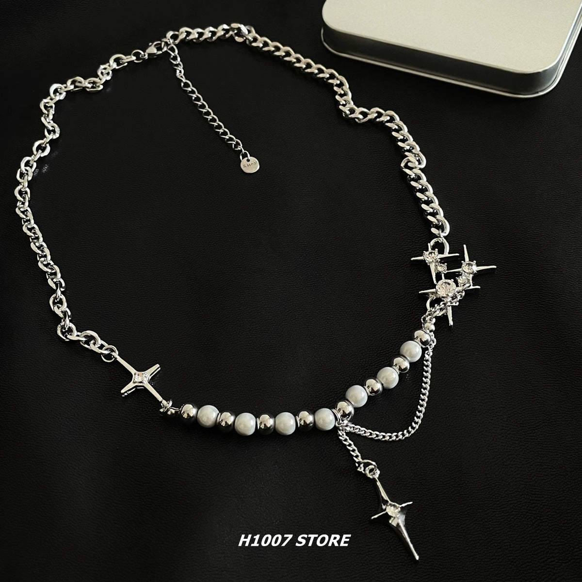 Hip Hop Star Reflective Pearl Necklace