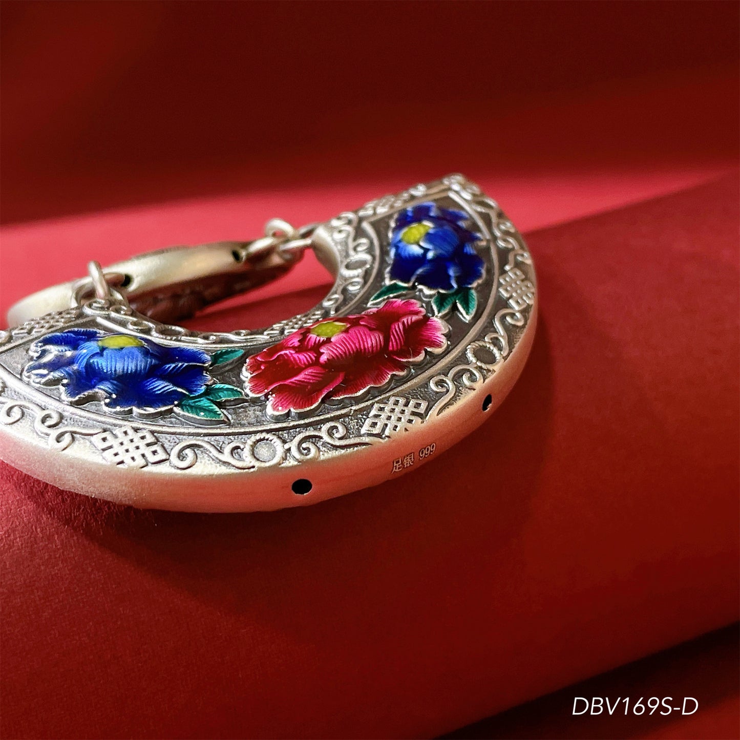 New Chinese style peony pendant - intricate hollow craftsmanship
