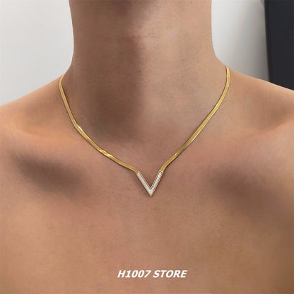Hip-Hop V-Shaped Short Snake Bone Clothing Necklace