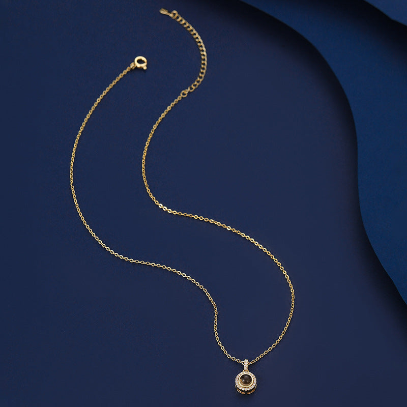 Collar con proyección de fotos