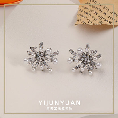 Retro fashion personality pearl snowflake earrings - jewelryweilin