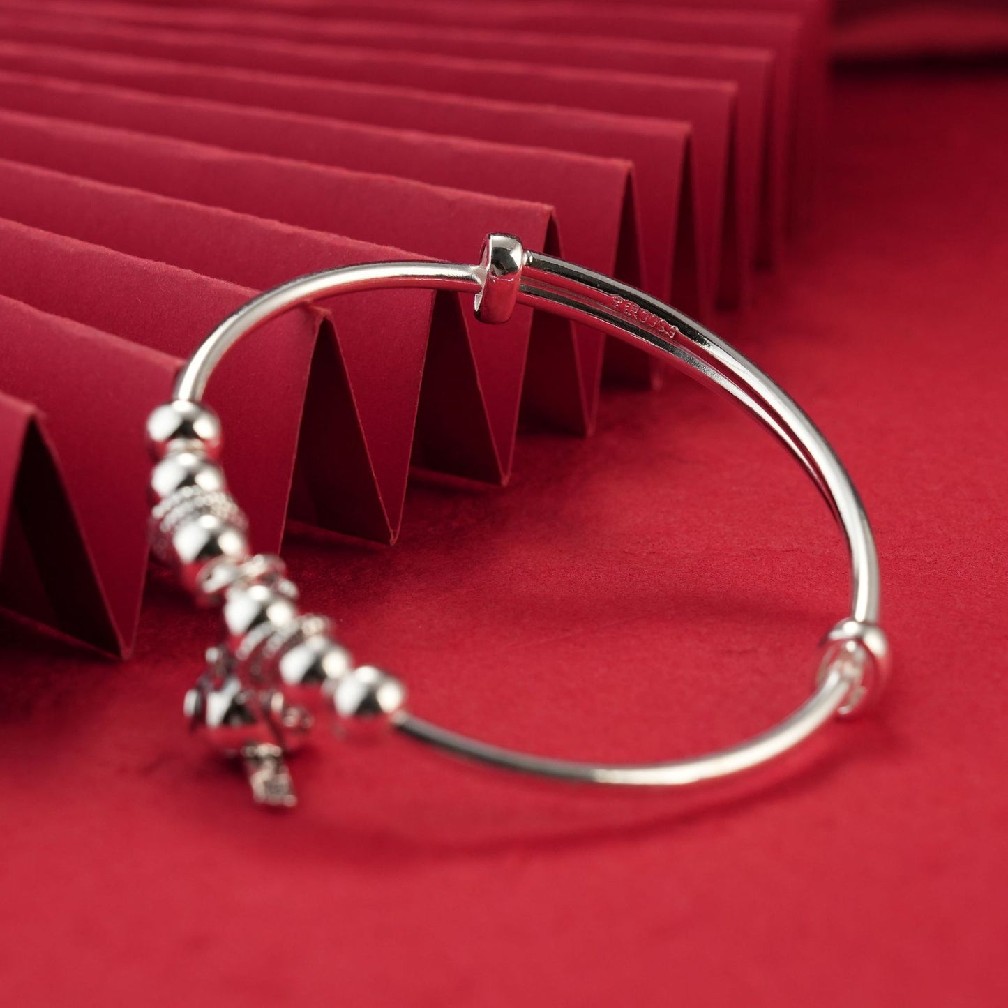 Fashionable personalized push-pull sterling silver bracelet