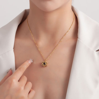 Personalized photo projection six-pointed star pendant - unique gift
