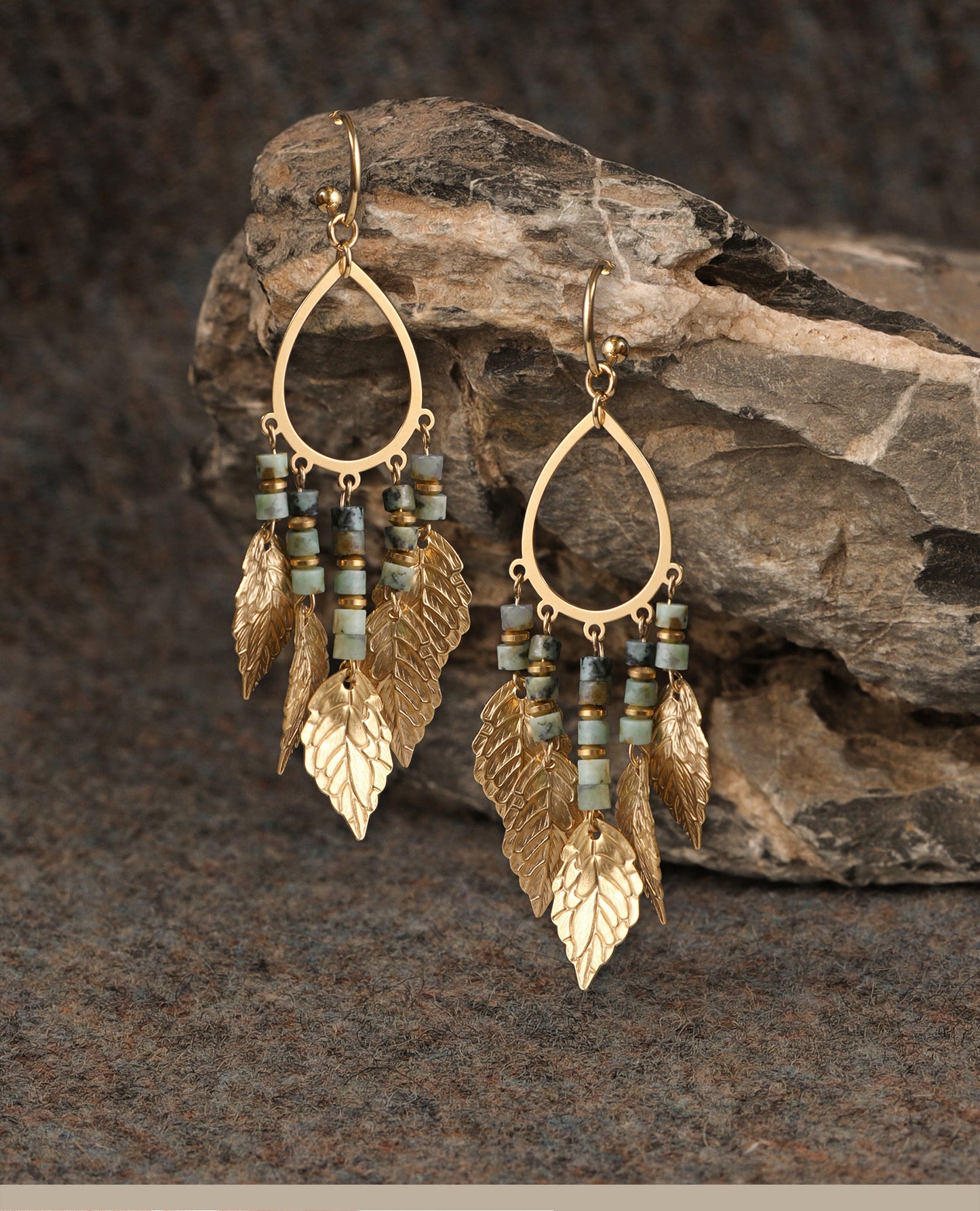 Ancient-style gold earrings