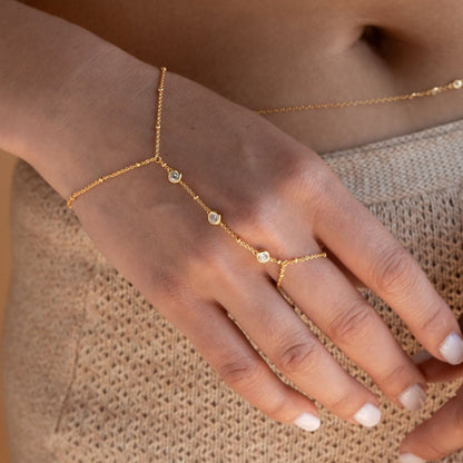 Zircon Four-Leaf Clover Colored Diamond Finger Necklace