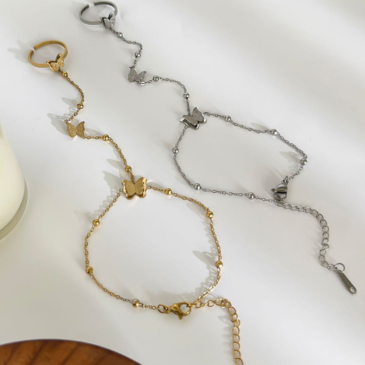 Design three-dimensional frosted butterflyfinger chain