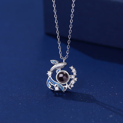 Photo projection whale floor necklace
