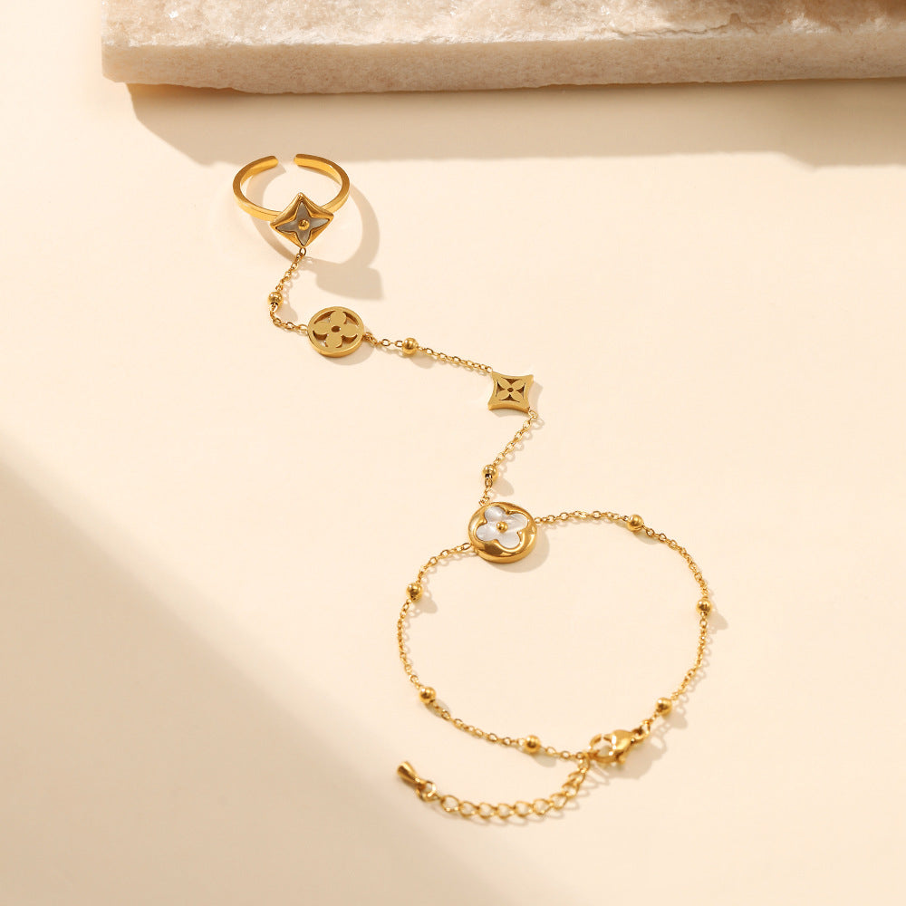 Design three-dimensional frosted butterfly finger chain