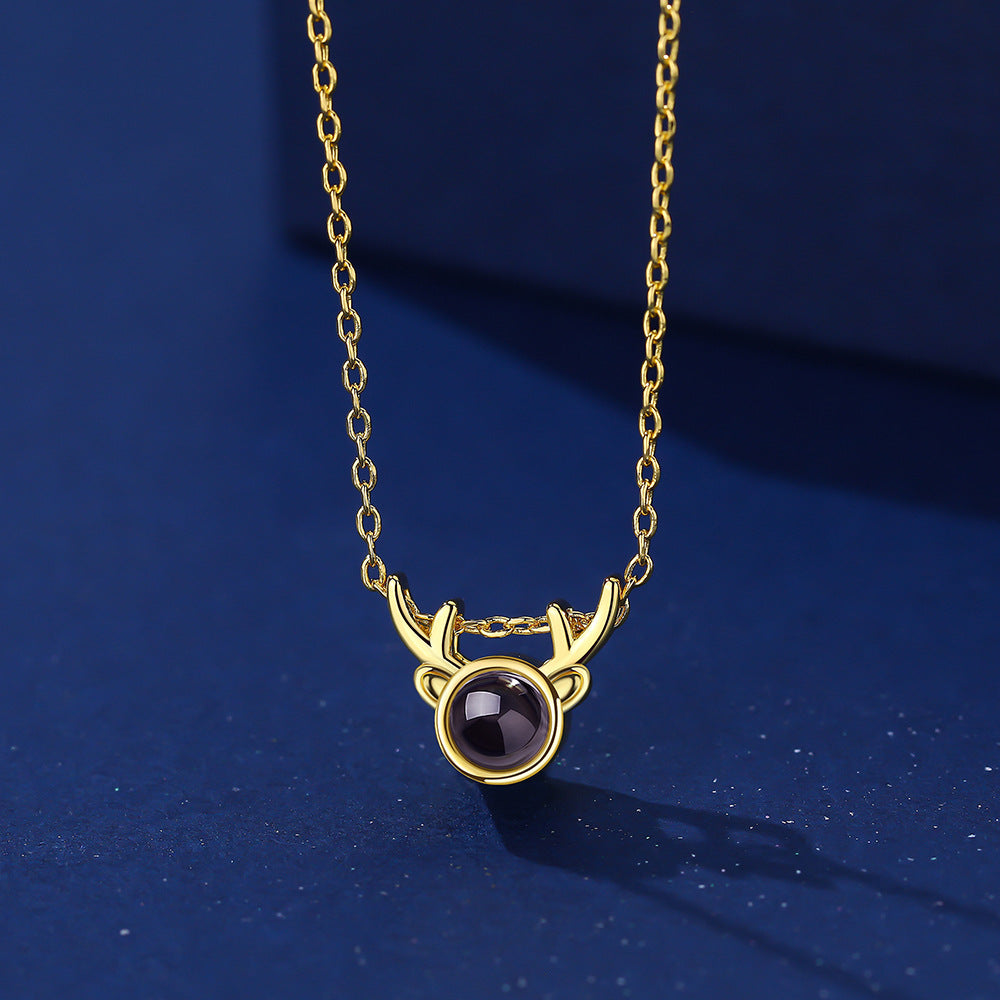 Collar de asta de alce con proyección fotográfica 