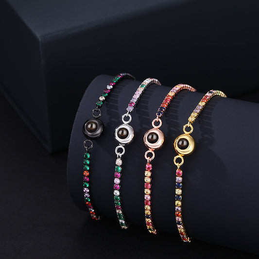 Pulsera de moissanita coloreada con proyección fotográfica