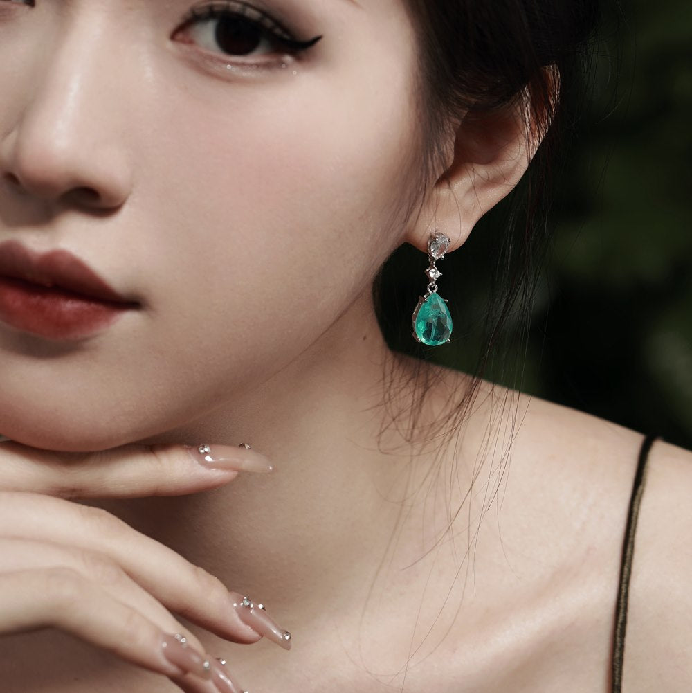 Elegant green teardrop earrings - jewelryweilin