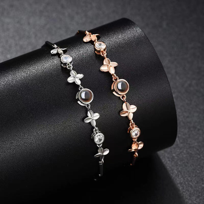 Photo projection four-leaf clover bracelet