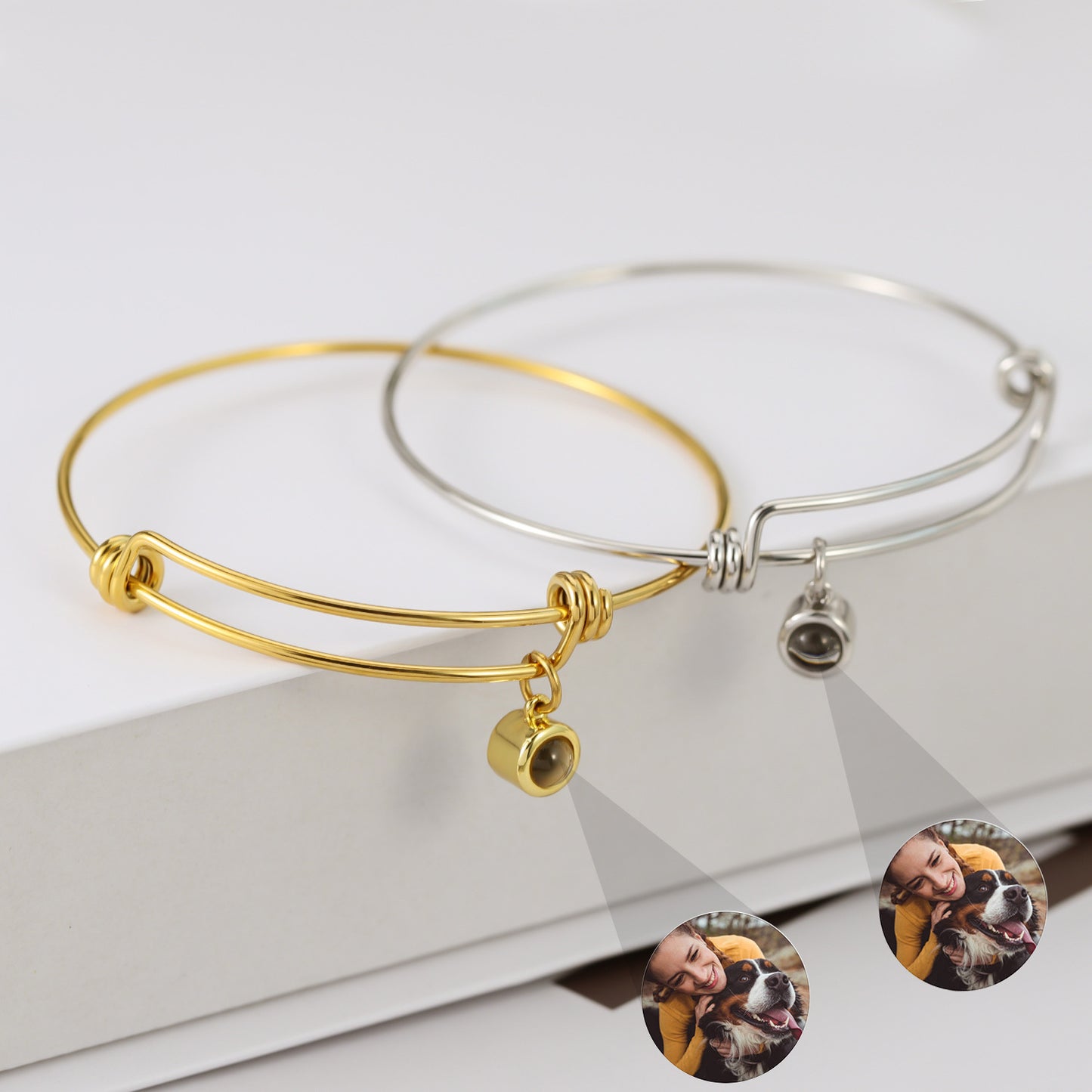 Photo projection stretchable bracelet