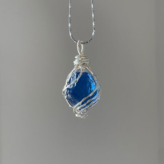 Wrapped blue protein crystal pendant necklace exquisite ornaments