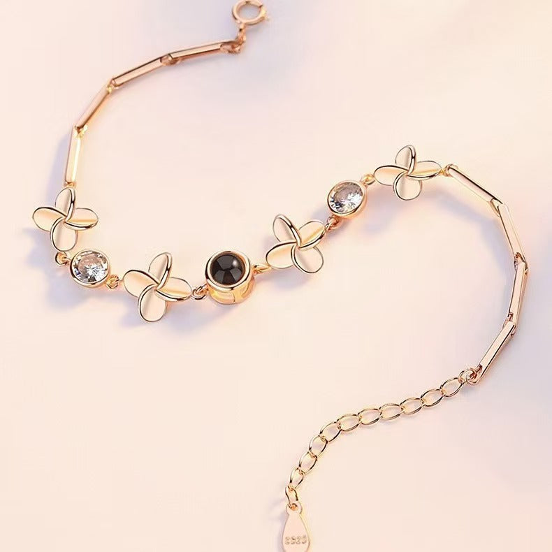 Photo projection four-leaf clover bracelet