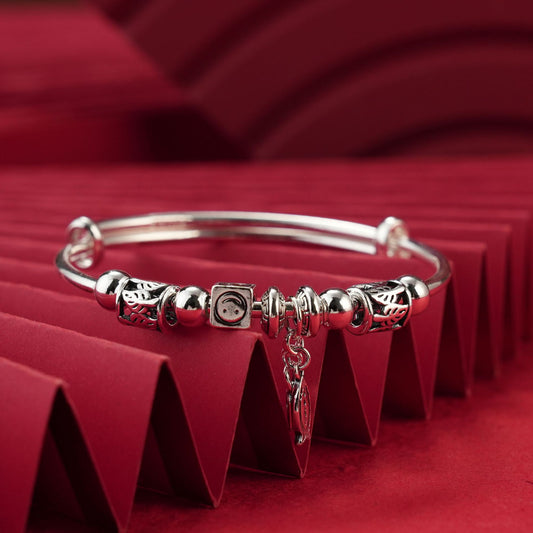 سوار من الفضة الإسترلينية بقفل عتيق قابل للسحب والدفع 