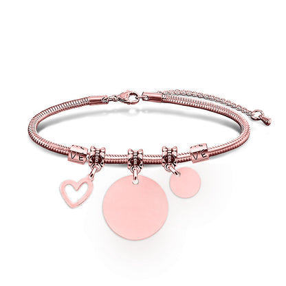 Pulsera con colgante de marca grabado con láser