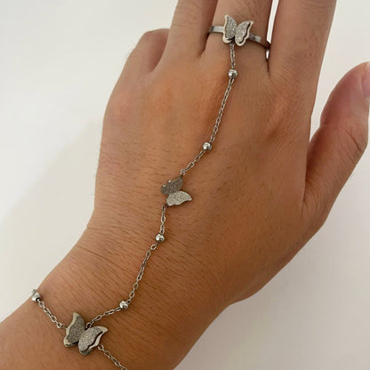 Design three-dimensional frosted butterflyfinger chain