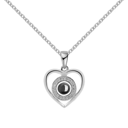 Collar de corazón con proyección de fotos