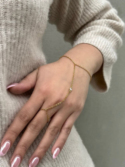 Zircon Four-Leaf Clover Colored Diamond Finger Necklace