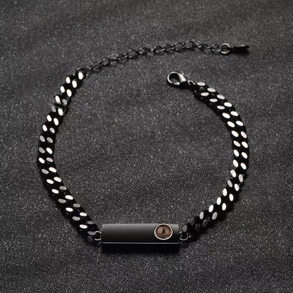 Photo projection of a Cuban bracelet