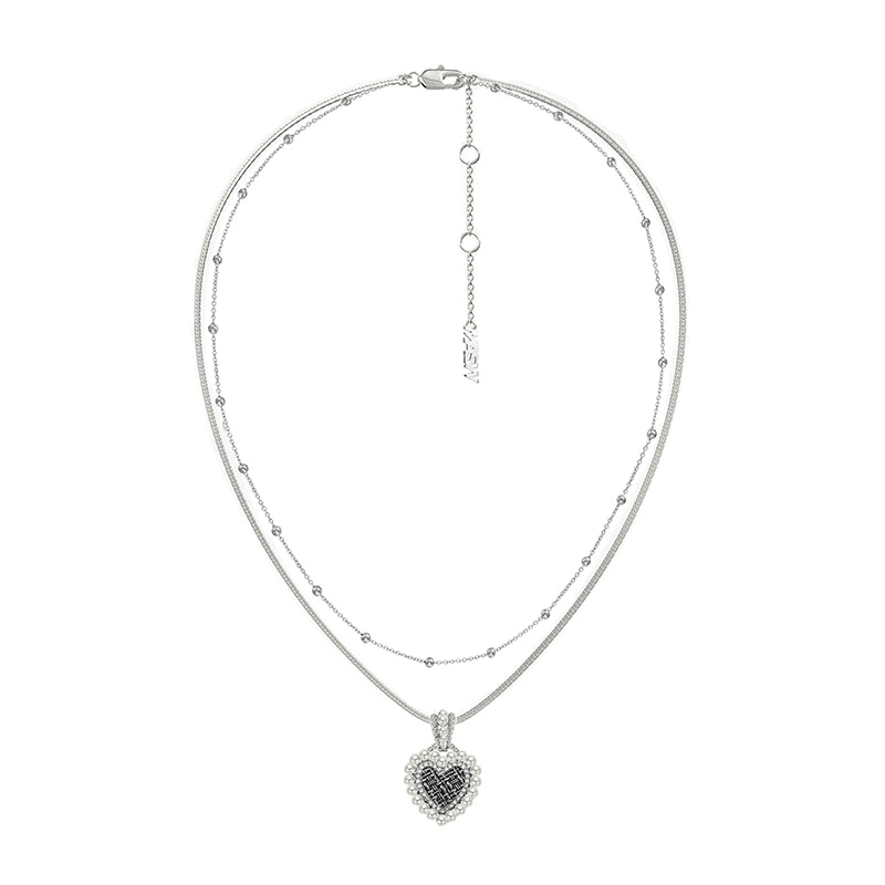 Weaving pearl necklace with love