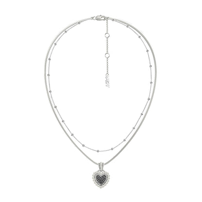 Weaving pearl necklace with love