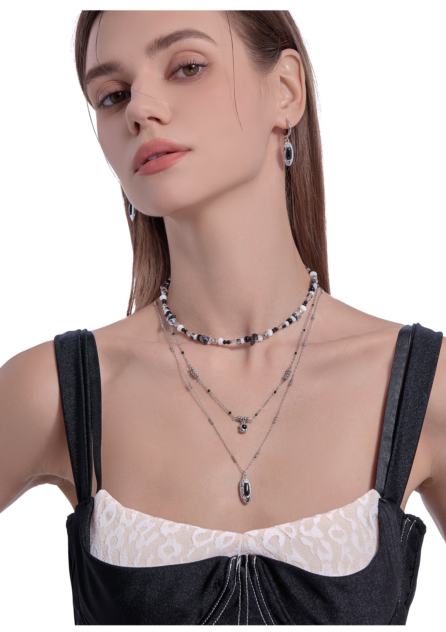 Black stone pendant bead necklace