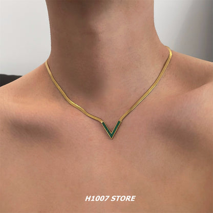 Hip-Hop V-Shaped Short Snake Bone Clothing Necklace